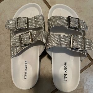 Steve Madden girls sparkle sandals. Never worn. Size 2.
